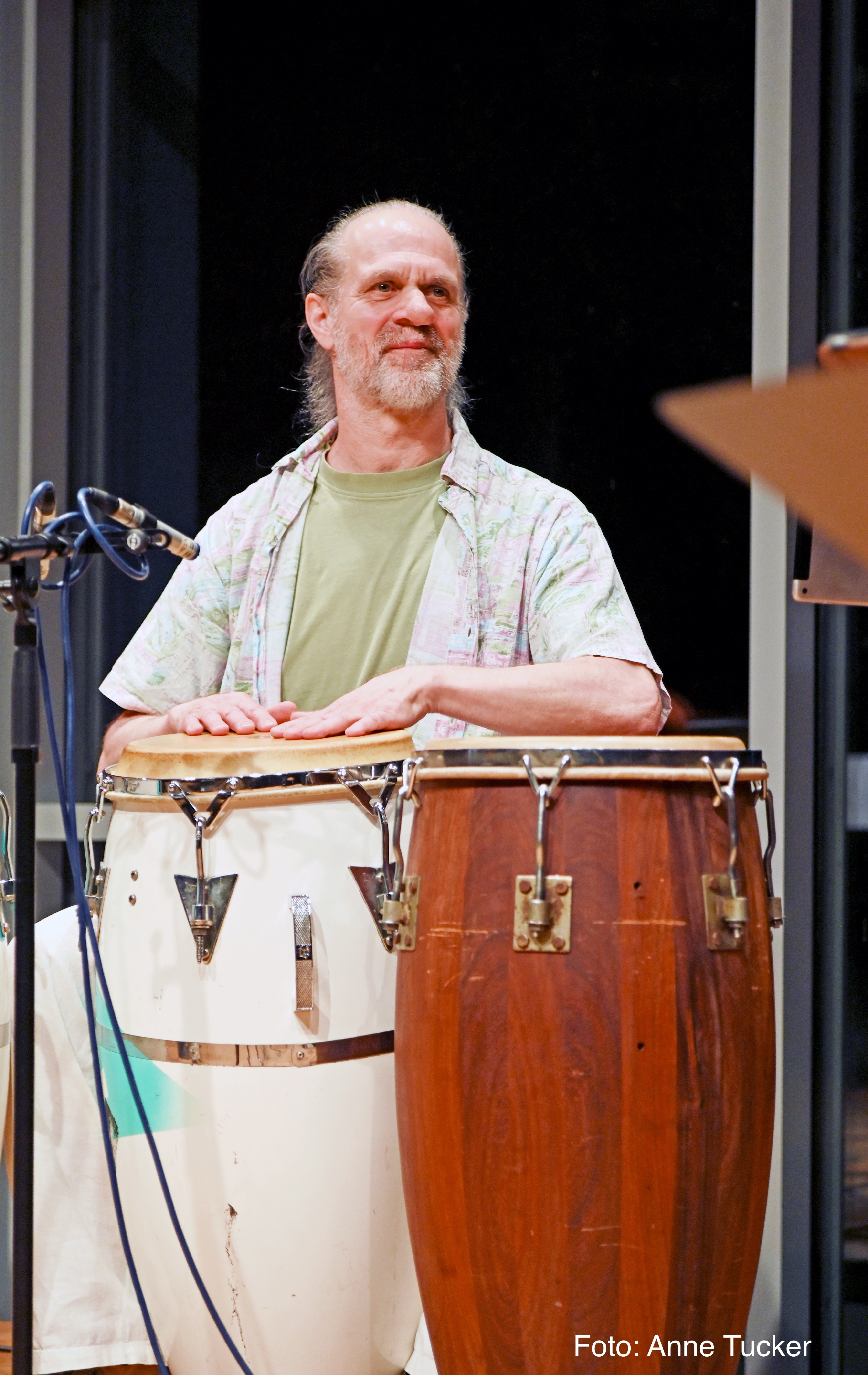  „Mitreißende Percussion“ Miguel de la Loma der es versteht, 