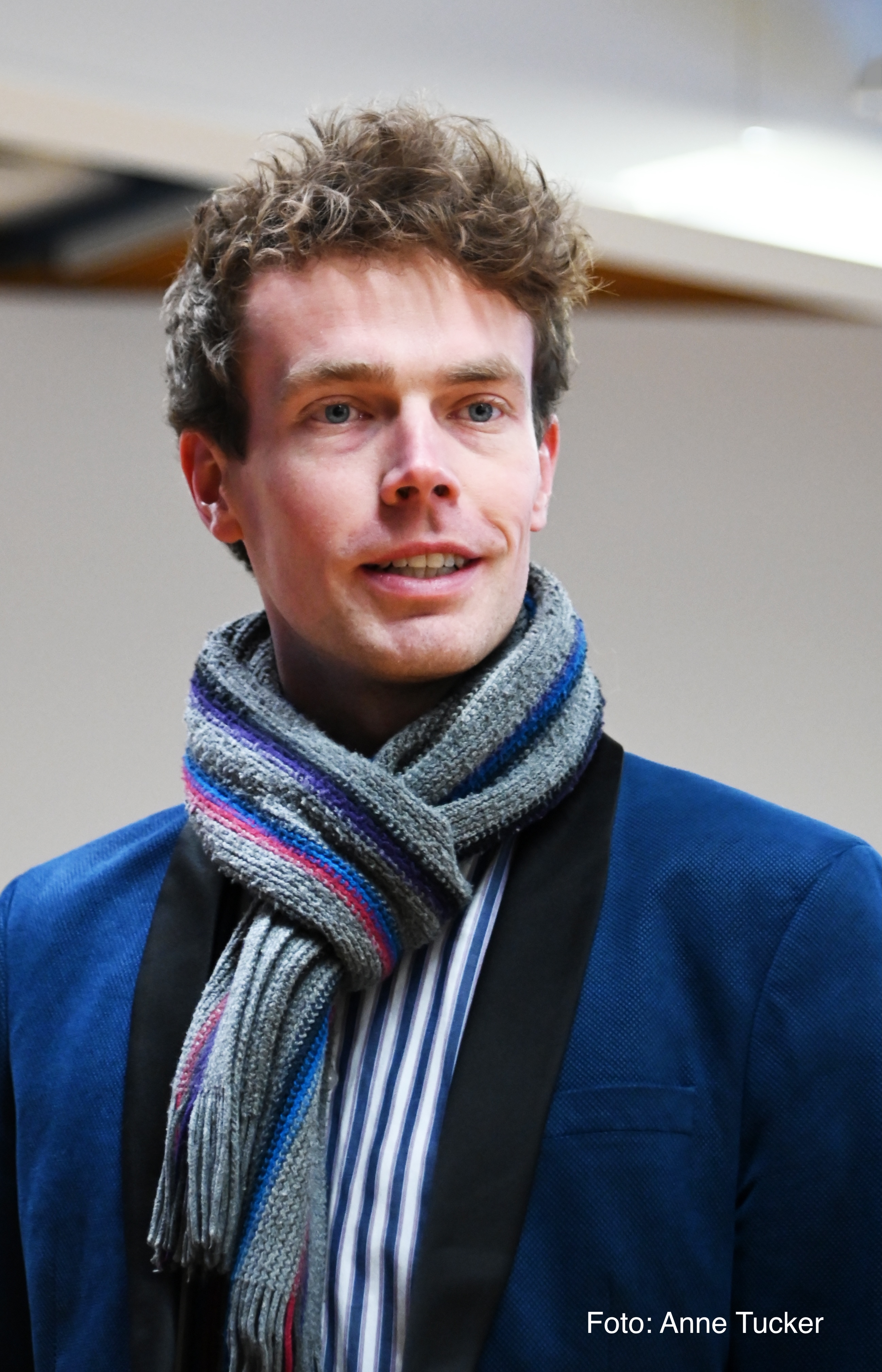  Sören Golz bei der Moderation des Abschlusskonzertes der Gitarren 